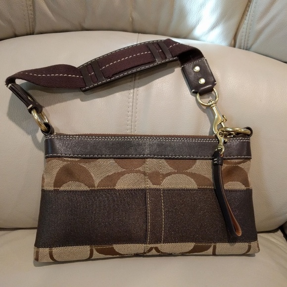 Coach clutch/wristlet, brown and gold detail - Picture 2 of 5